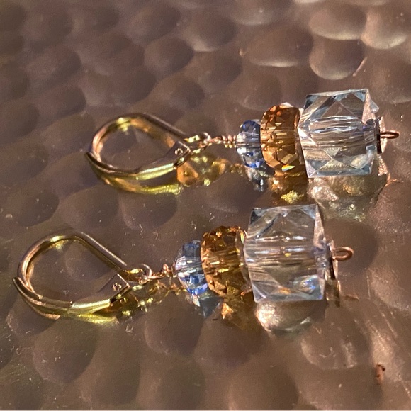 Elegant Crystal Drop Earrings - Picture 4 of 4